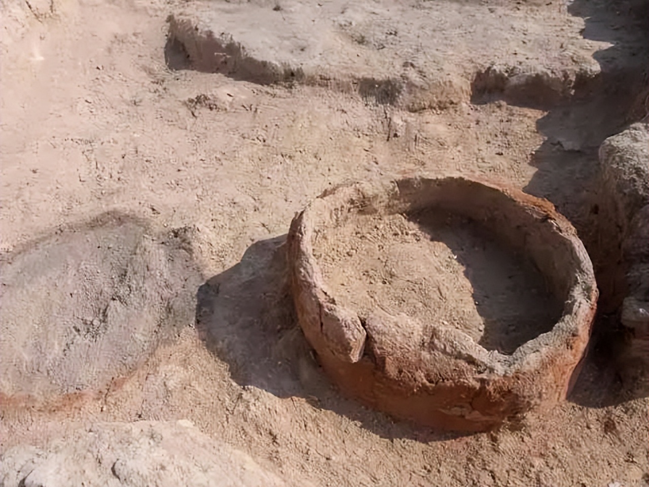 卡塔尔是属于哪个沙漠,卡塔尔沙漠面积有多大