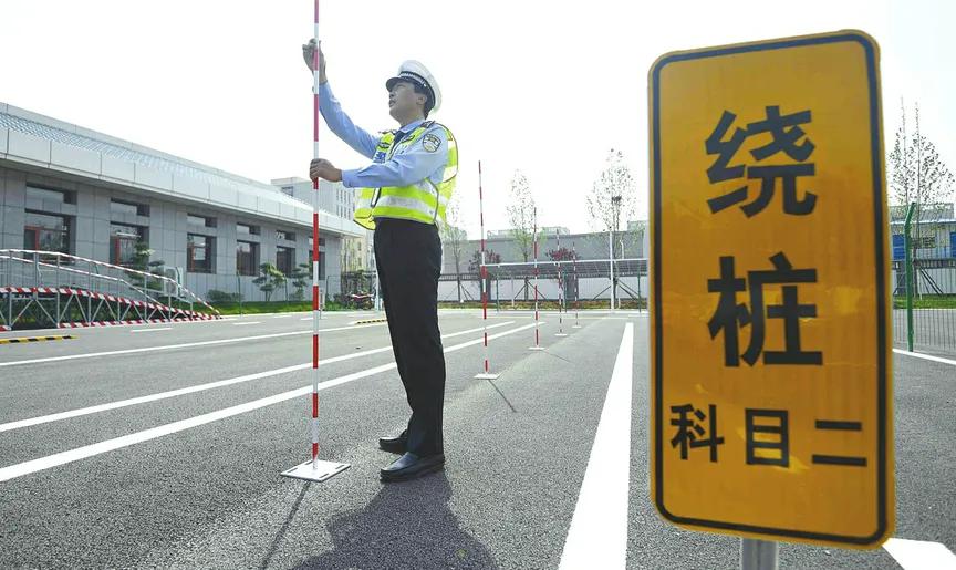 老年人考电动三轮驾照多少钱,老年电动三轮车驾照