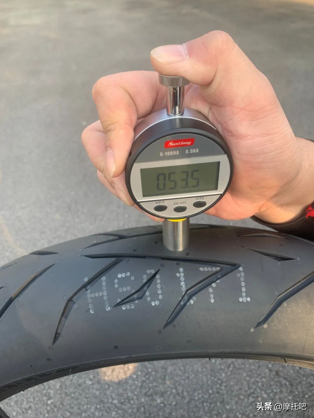 摩托车轮胎300-18和9090-18通用吗,摩托车轮胎选择哪种比较好