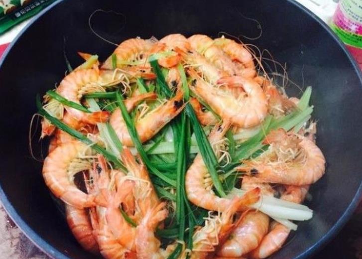 基围虾是冷水下锅蒸还是热水蒸,基围虾应该蒸还是煮