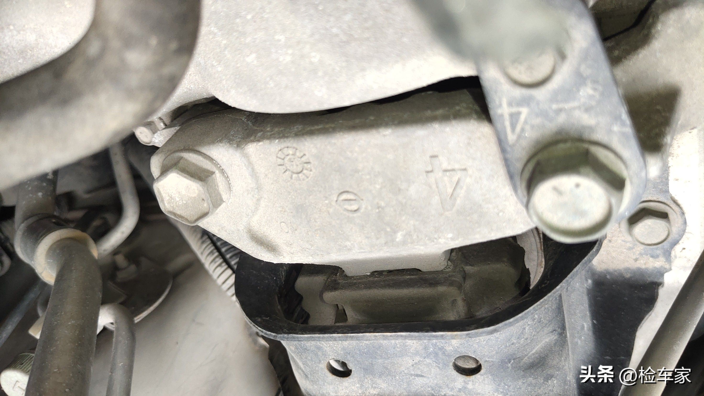 8年只开了不到2万公里的车能买不,8年才2万公里的车需要换轮胎吗