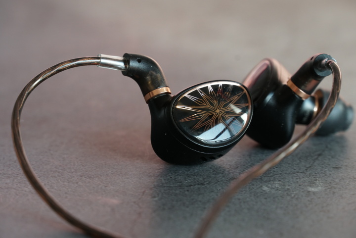 百元耳机和千元耳机对比,百元级耳机和千元级耳机的区别