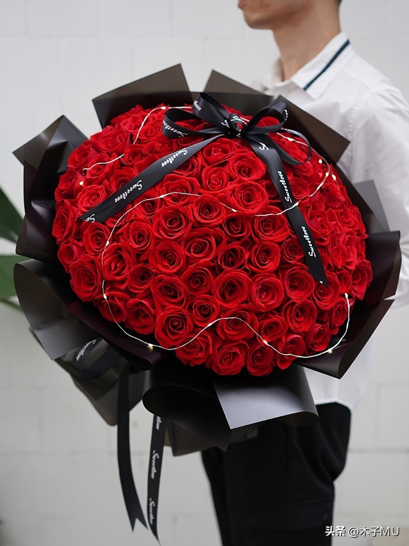 送99朵红玫瑰的寓意是什么意思,送99朵玫瑰代表什么