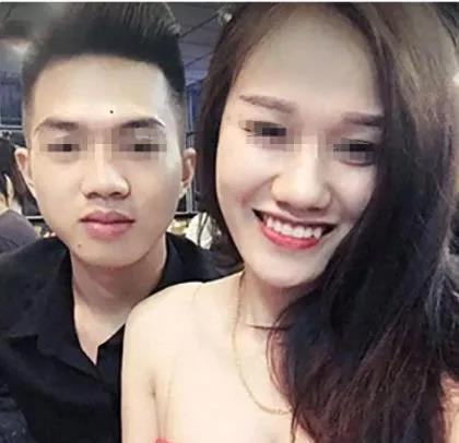 正宫霸气抓奸，往小三*处私**塞剁碎的辣椒！