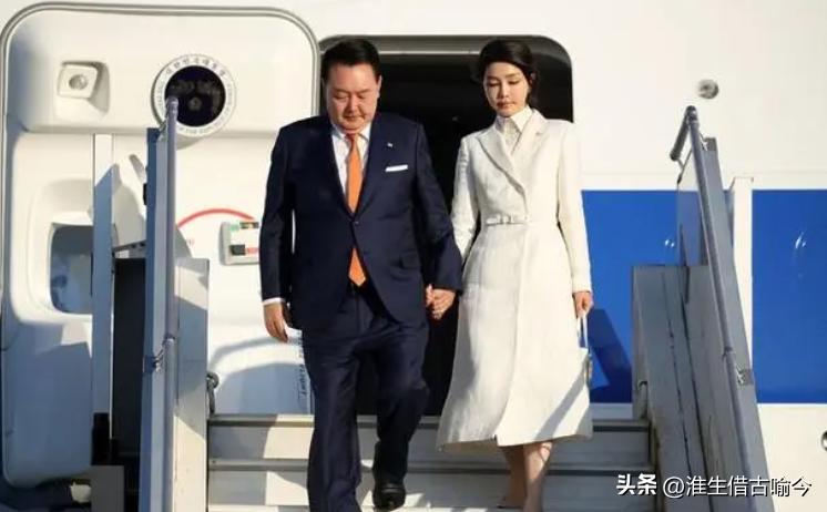 印度峰会上争奇斗艳：韩国第一夫人好嫩，日本第一夫人清新脱俗