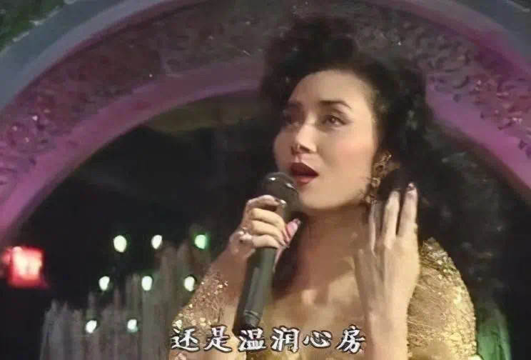 华语乐坛最牛的七位女歌手,曾经红极一时五位女歌手