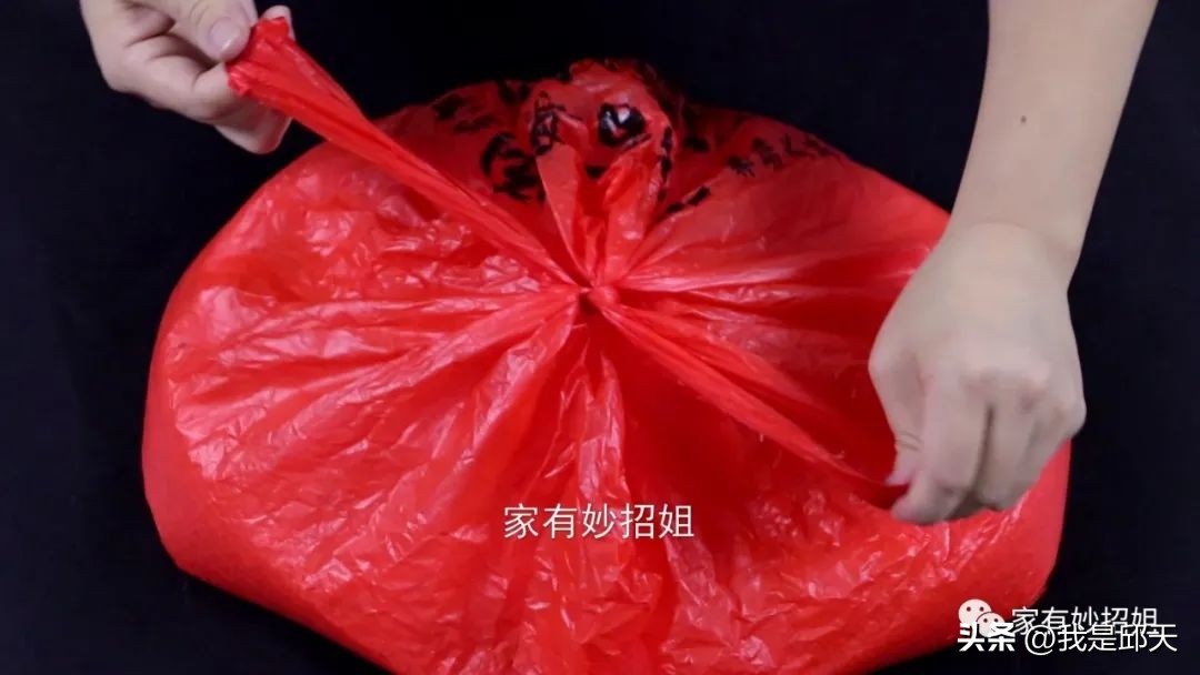 塑料袋怎么系结一拉就开,怎么解开打死结的塑料袋