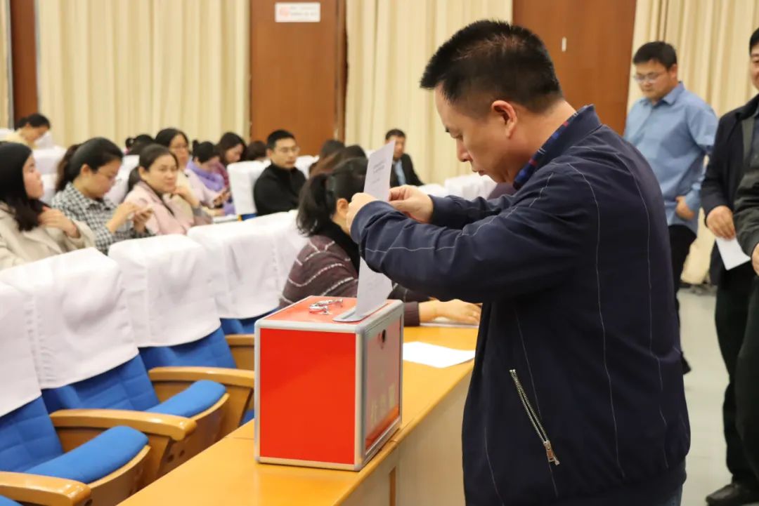 群策群力同心,群策群力共铸辉煌