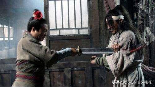 2011版水浒传和98版剧情怎么不一样,水浒传98版老版拍得好吗