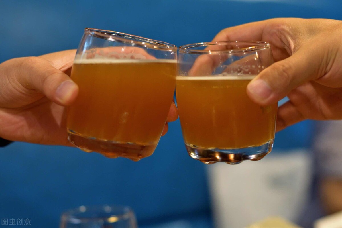 足球大叔小球,足球小将vs足球老将