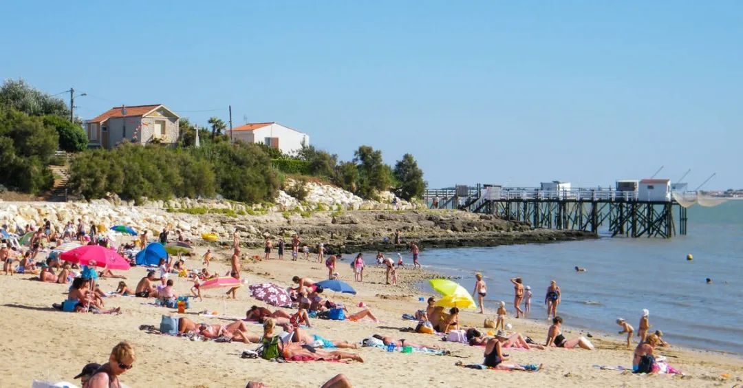 法国人下雨不用雨伞吗,为什么外国人下雨不打伞