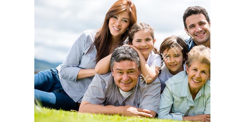 貌美女子与男闺蜜车震被丈夫堵车上，被路人围观，直接离婚
