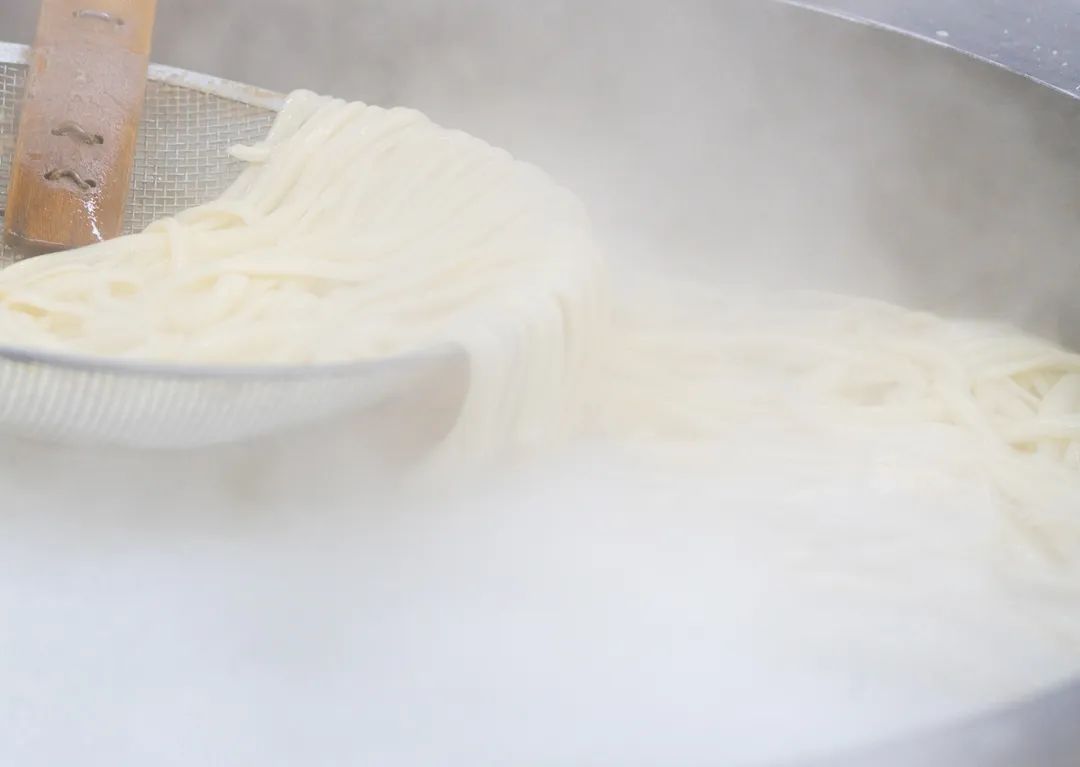 七中刀削面和二板哪家正宗,二板刀削面大同