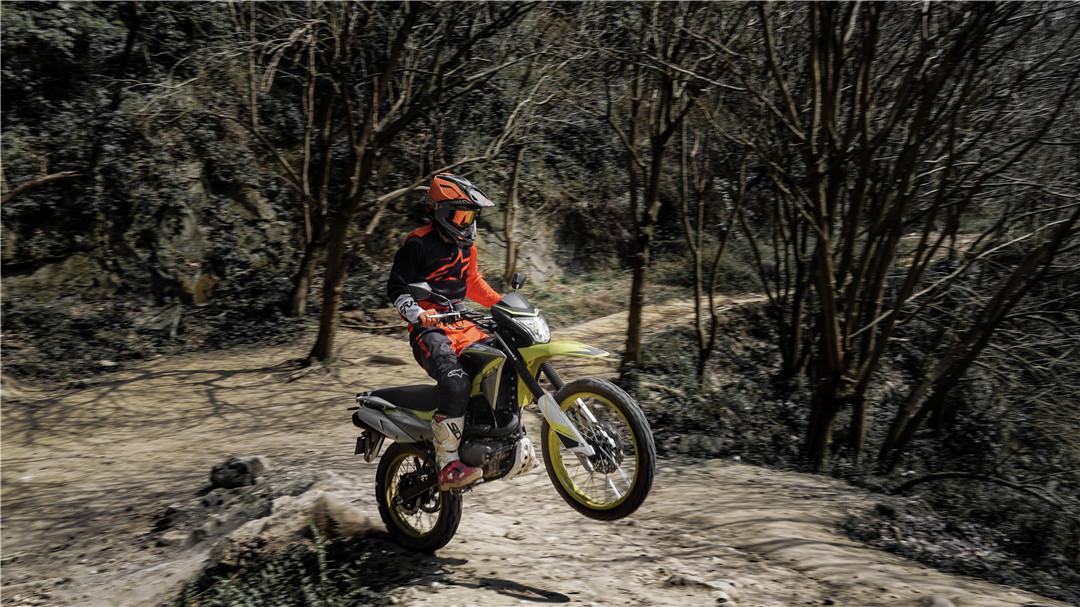 能上路的250cc摩托跑车,能跑250迈左右的摩托车