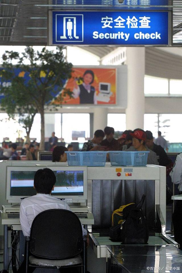 飞机过安检要不要脱帽,飞机安检需要脱衣服脱鞋吗