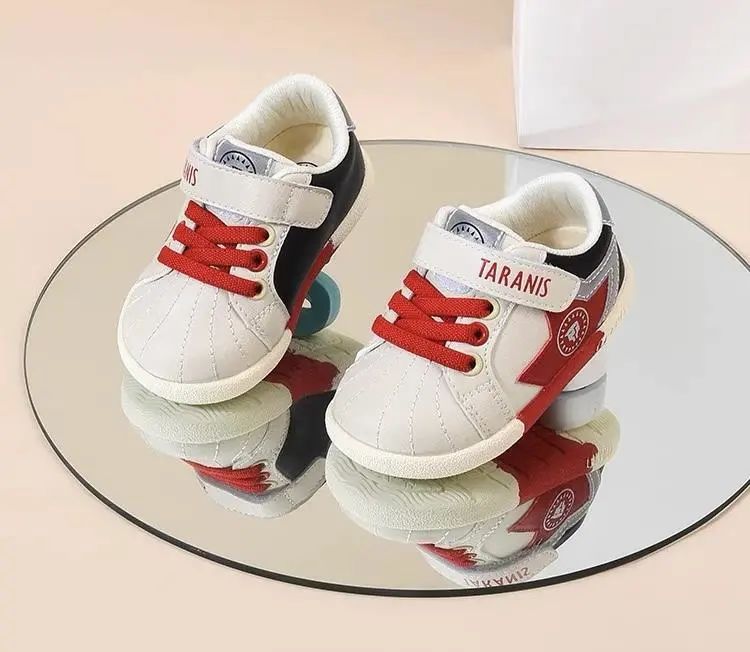 如何给宝宝选学步鞋,宝宝的第一双学步鞋