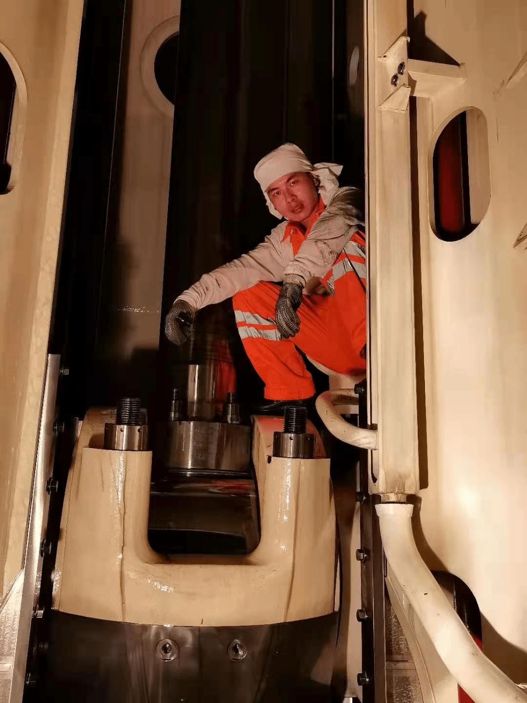 海运船员的一天工作生活,船员怎么在船上工作的