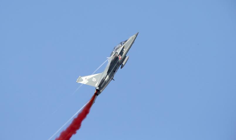 中航最新订单消息,空军评估l-15教练机