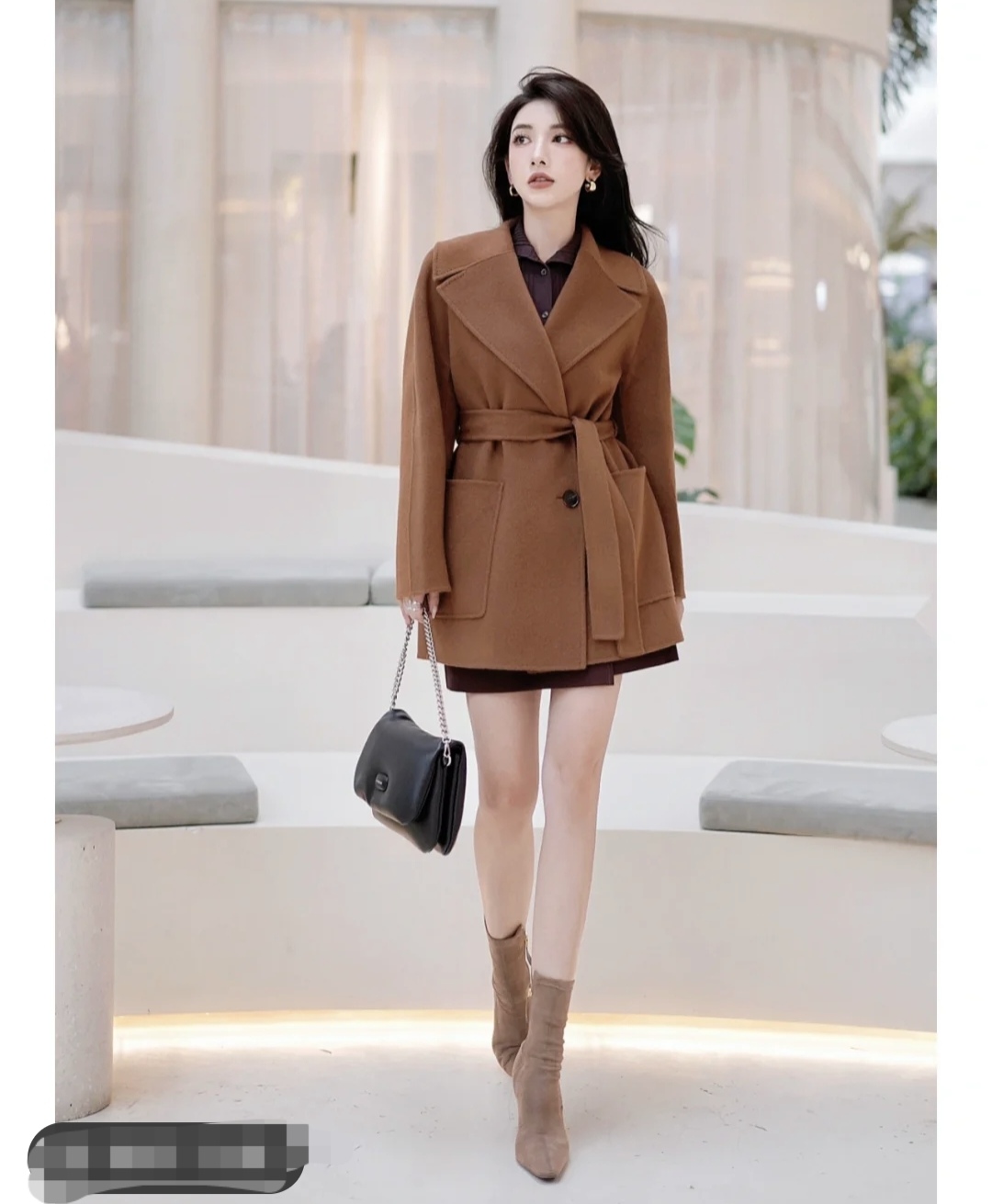 棕色中长款大衣配什么内搭和裤子,休闲中长款棕色大衣怎么搭配好看