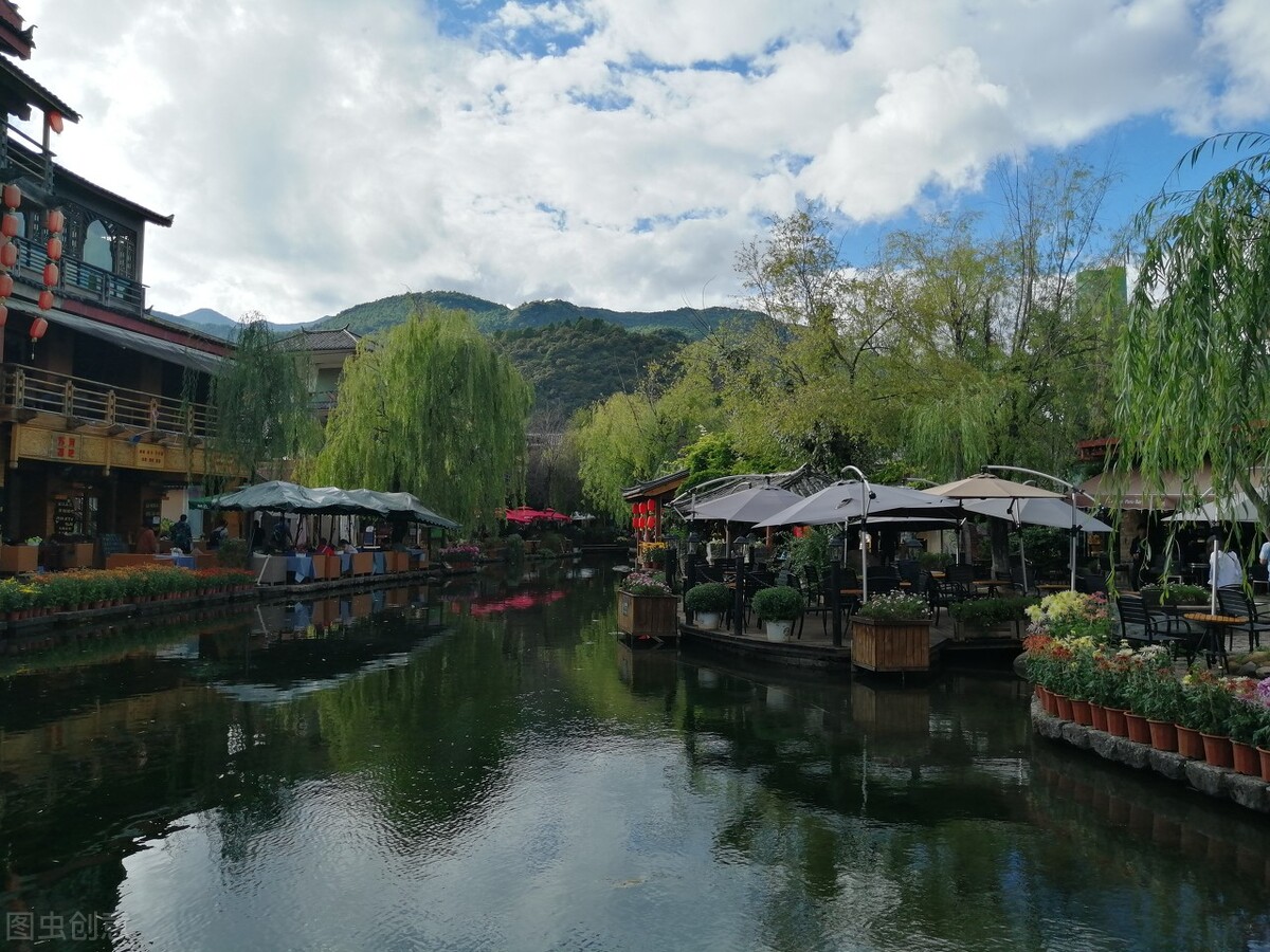 入则宁静出则繁华的别墅,入则繁华出则宁静