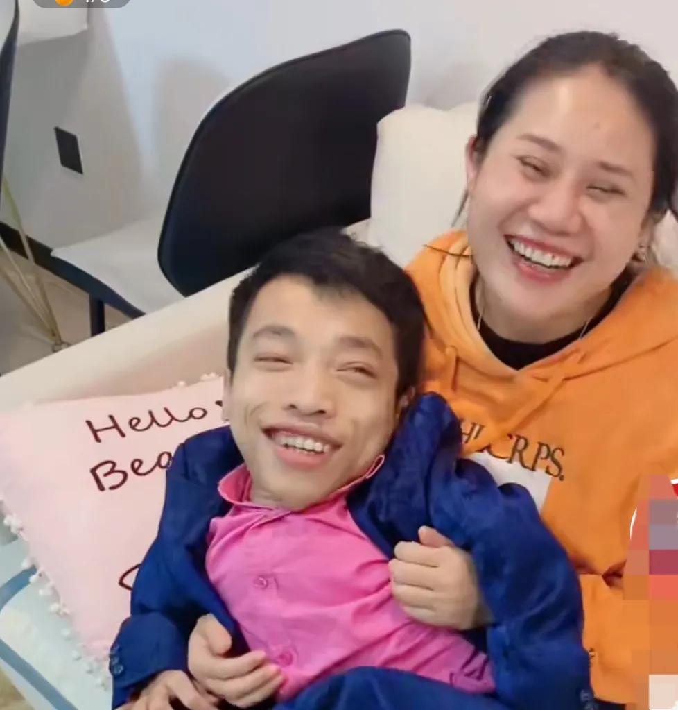 他身高不到1米，却能和1米7美娇妻生孩子，孩子到底是他的吗？