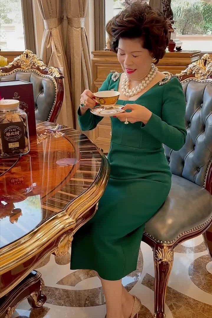 鲍鱼家姐豪宅面积,鲍鱼家姐身价上亿