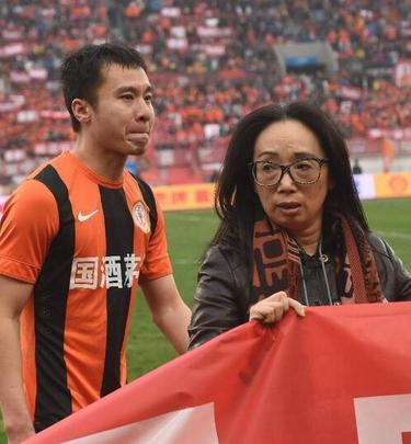 女富豪戴秀丽离婚前夫厌倦奢侈,黑龙江首富戴秀丽年轻照片