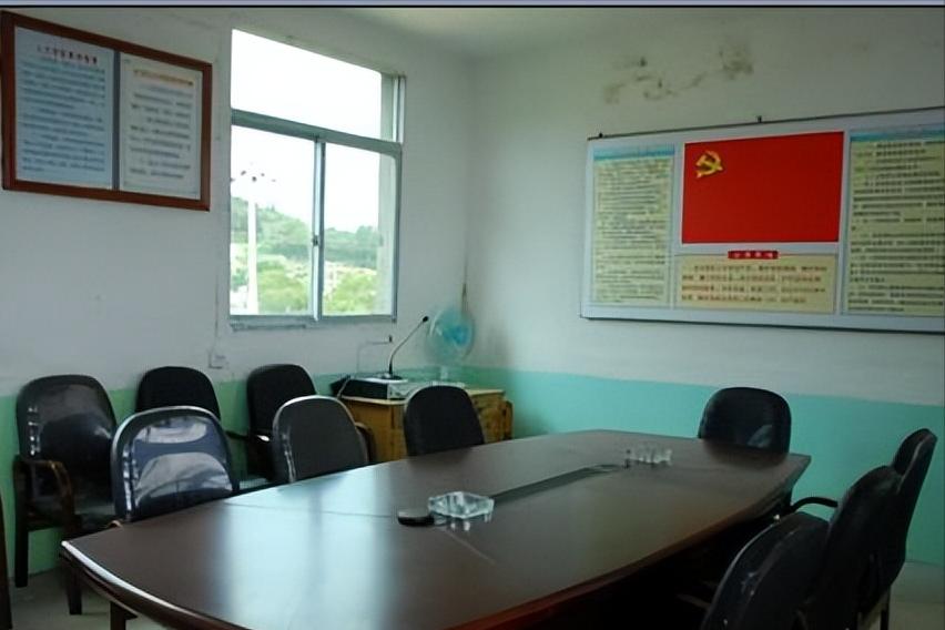 掏粪工白手起家，打造出900亿“中国好莱坞”，横店之王靠随缘？