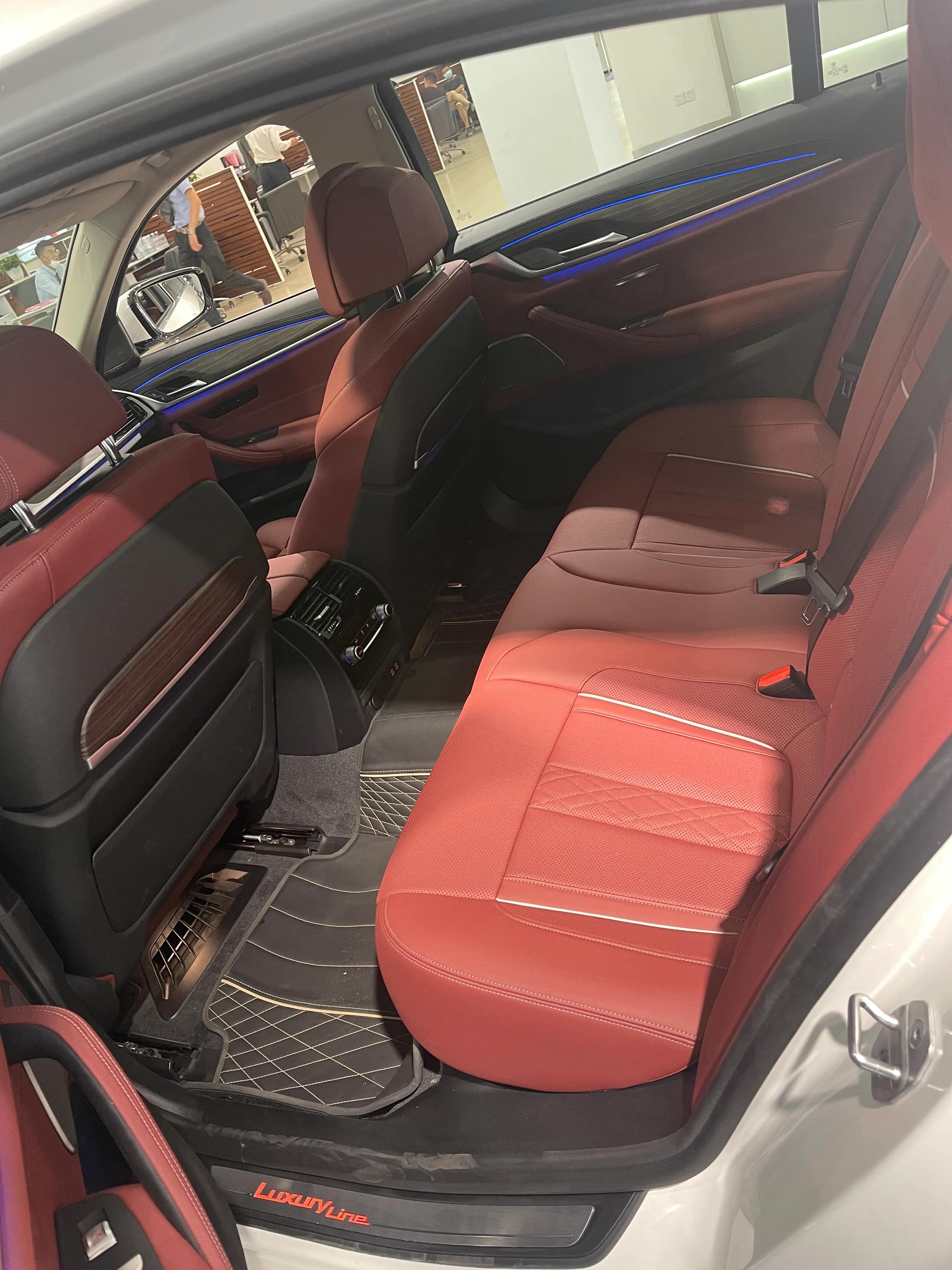 530li尊享运动和豪华的区别,宝马5系530li尊享对比21款530尊享