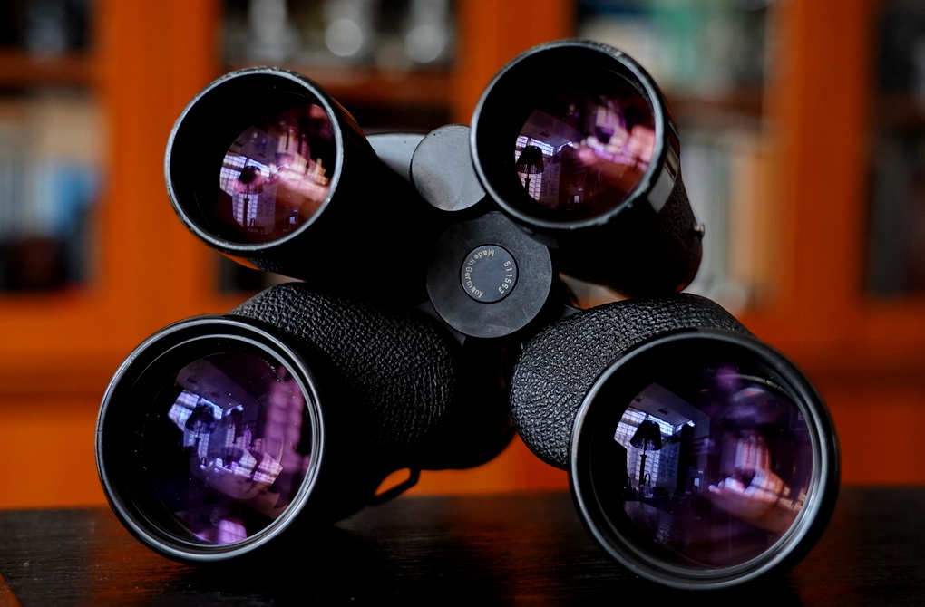 一树梨花压海棠:是*用军**望远镜好?还是名牌望远镜好?