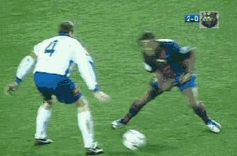 足球历史最强的牛尾巴过人,世界足坛十大独门绝技