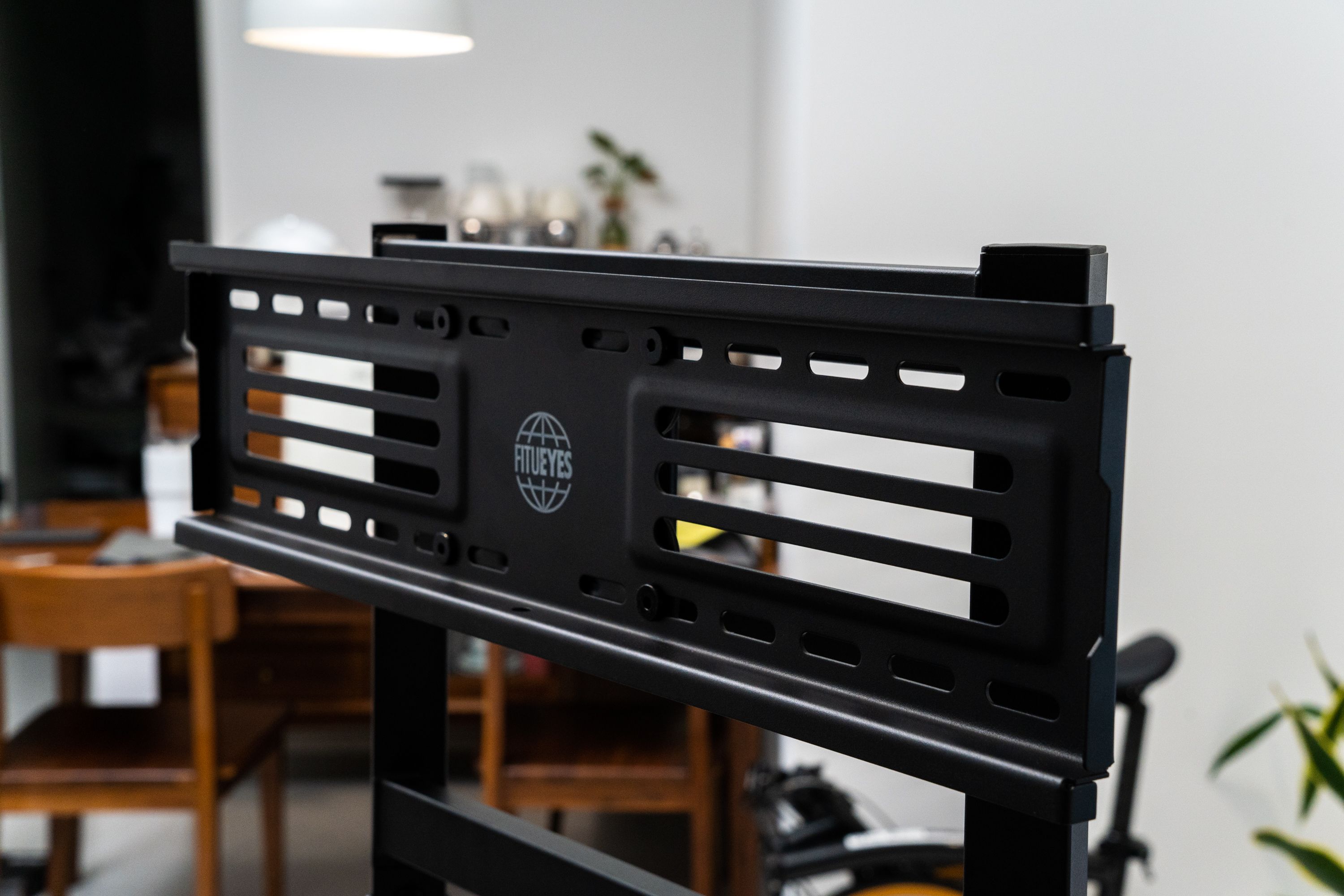 客厅要不要装电视机支架,客厅嵌入式电视支架选择