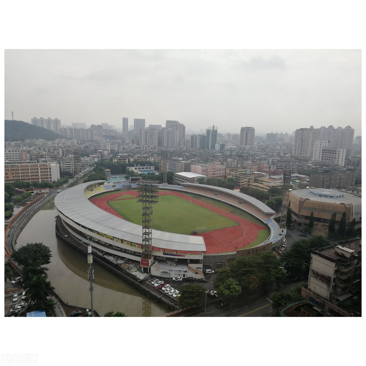 曾经的广州队主场震撼氛围,为什么广州队的主场搬到了越秀山