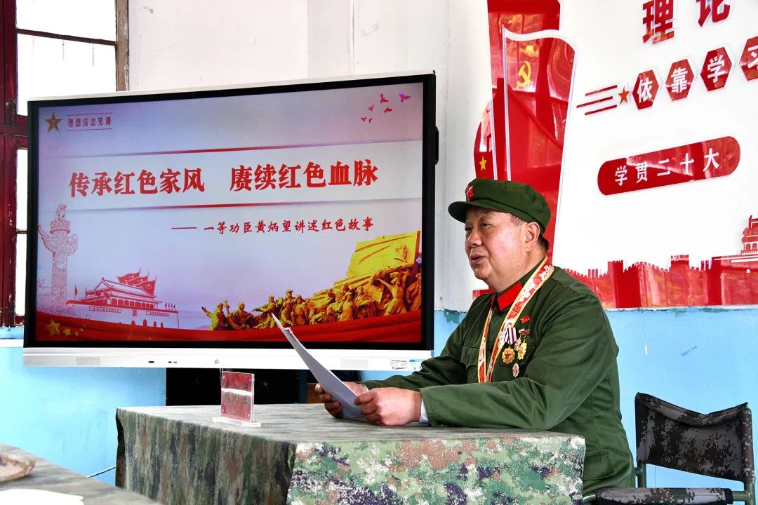 解放军清明缅怀红军先烈活动,清明祭奠革命先烈解放军鸣枪