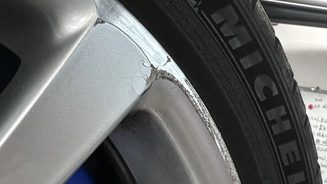 r36翻新改造全过程,大众r36这么老的车怎么还卖这么贵