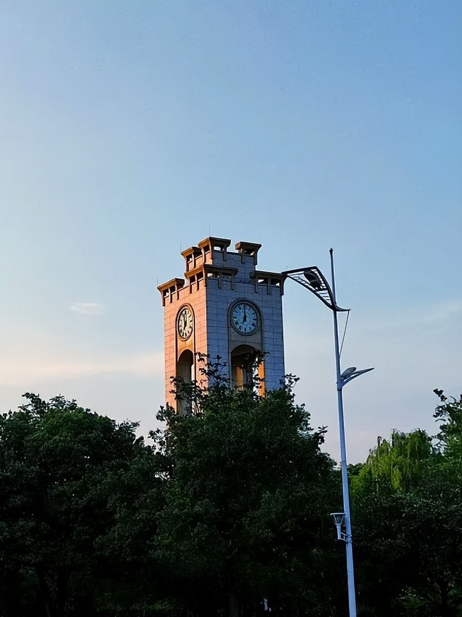 西南大学是985和211吗,西南交大是什么水平的211大学