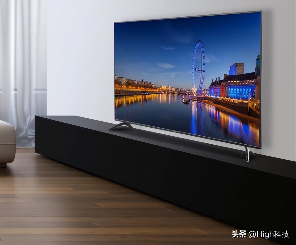 知麻投影仪z1和z1mini哪个好点,芝麻z1投影仪mini真实测评