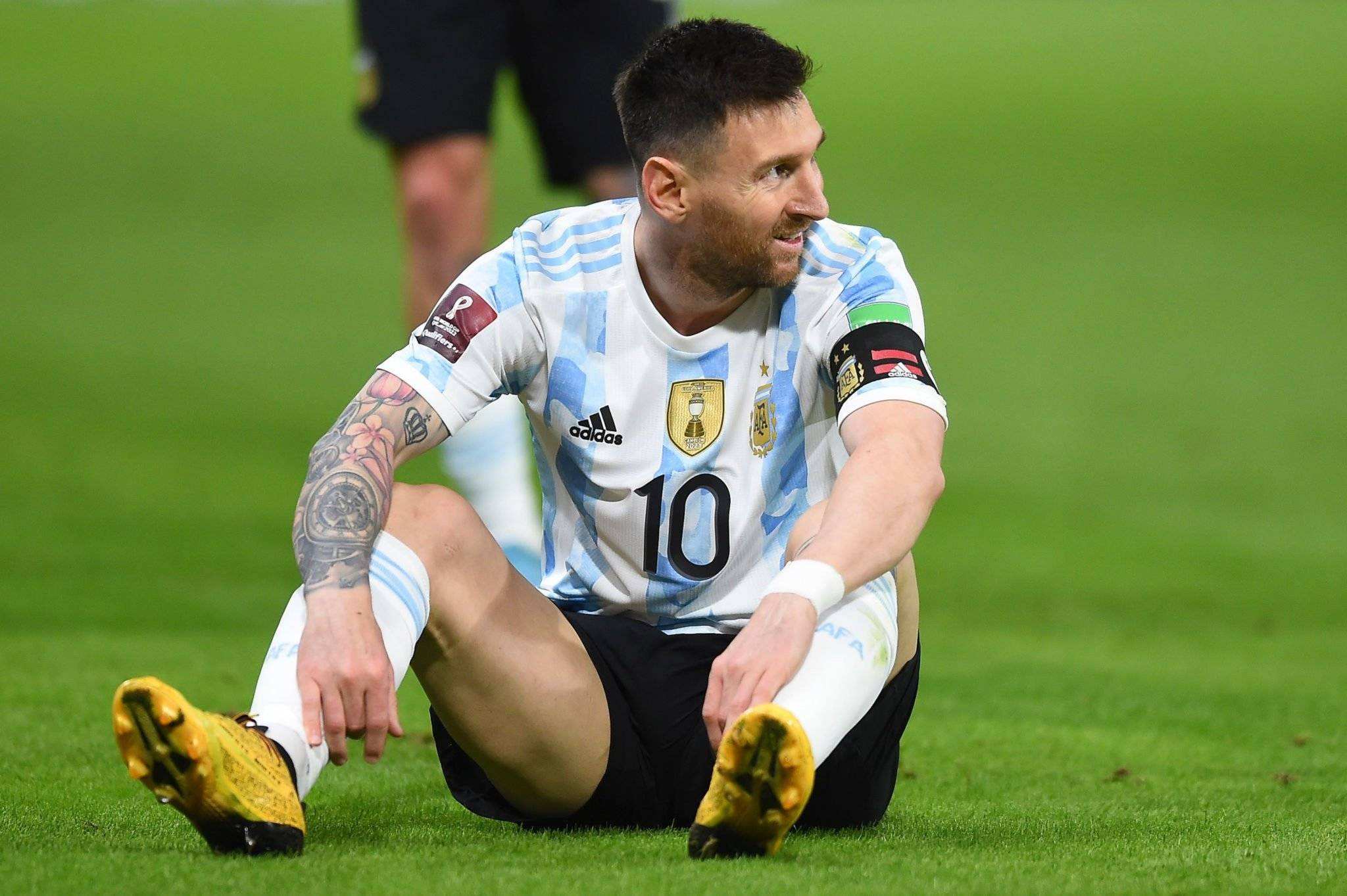 热搜爆了梅西微博回应很遗憾,梅西ins辟谣事件