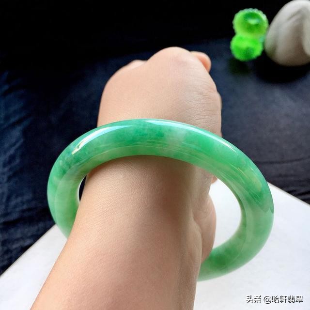 豆种翡翠地摊货,翡翠豆种最便宜吗