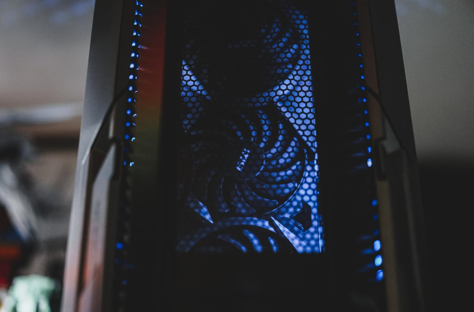 4万块钱的电脑能不能飞？快来看看微星宙斯盾Ti512代顶配版