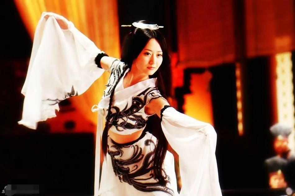 长相妩媚却情史干净的五位女星,不算特别惊艳却能红的五位女星