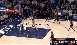 关于一只狗带领一群狼的电影,一只狗带领一群狼