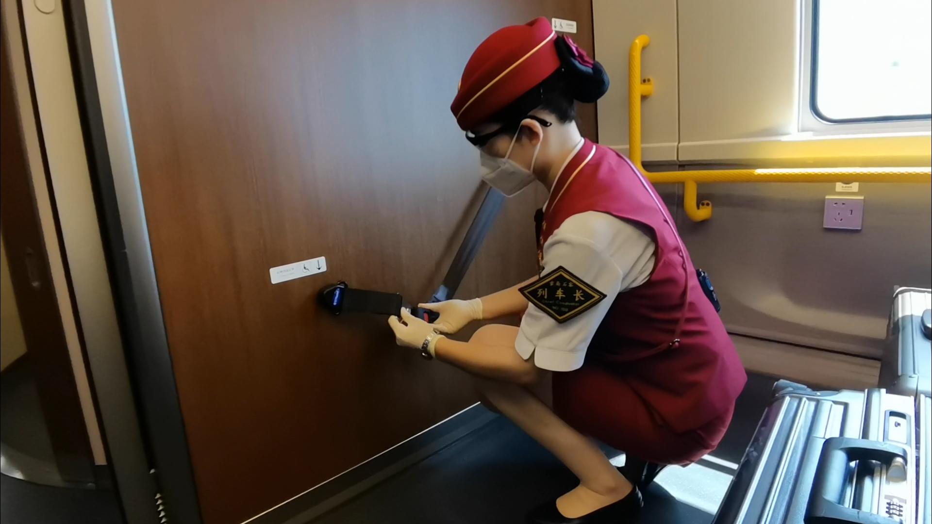 高铁高效舒适便捷的出行方式,高铁让你感受舒适轻松的旅行体验