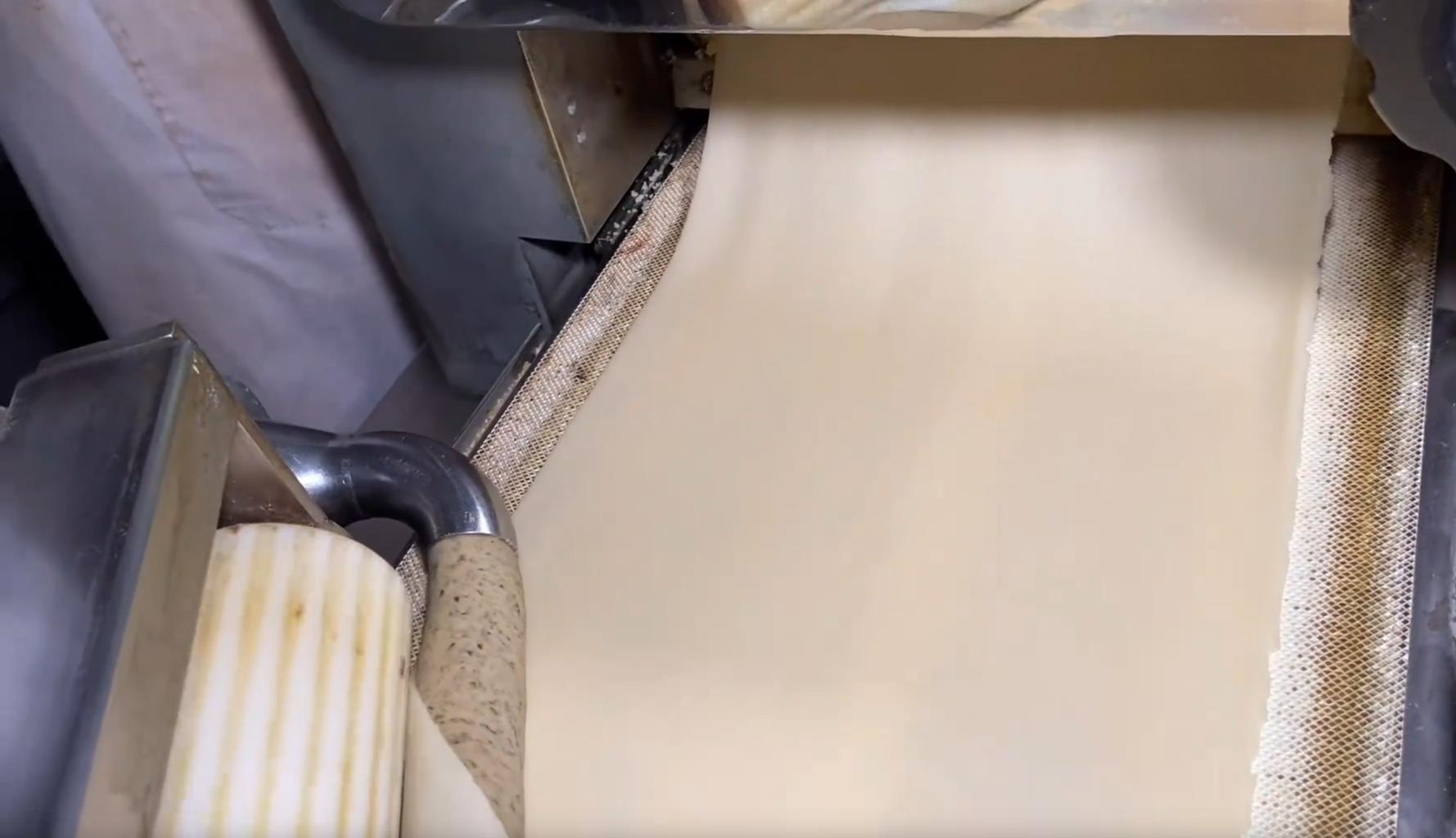 济南17年老店，什么都用机器干，1元1个销量高，出锅就抢没