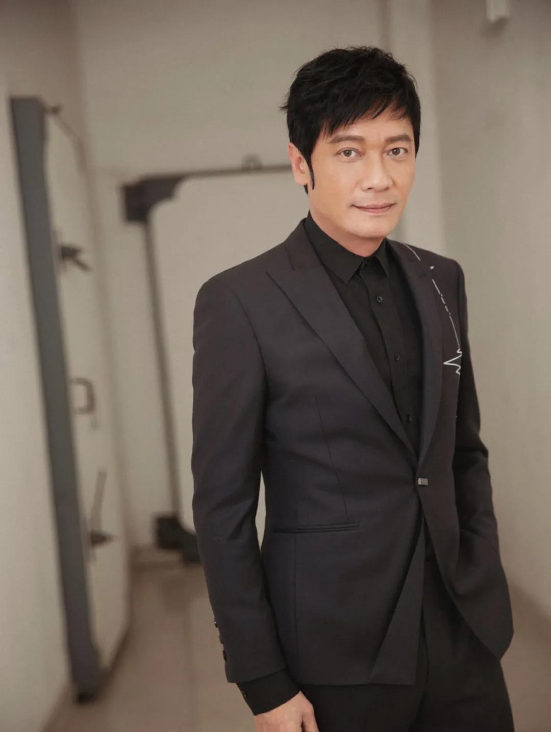 57岁罗嘉良被传患肝癌后首现身,罗嘉良肝癌再次恶化昏迷不醒