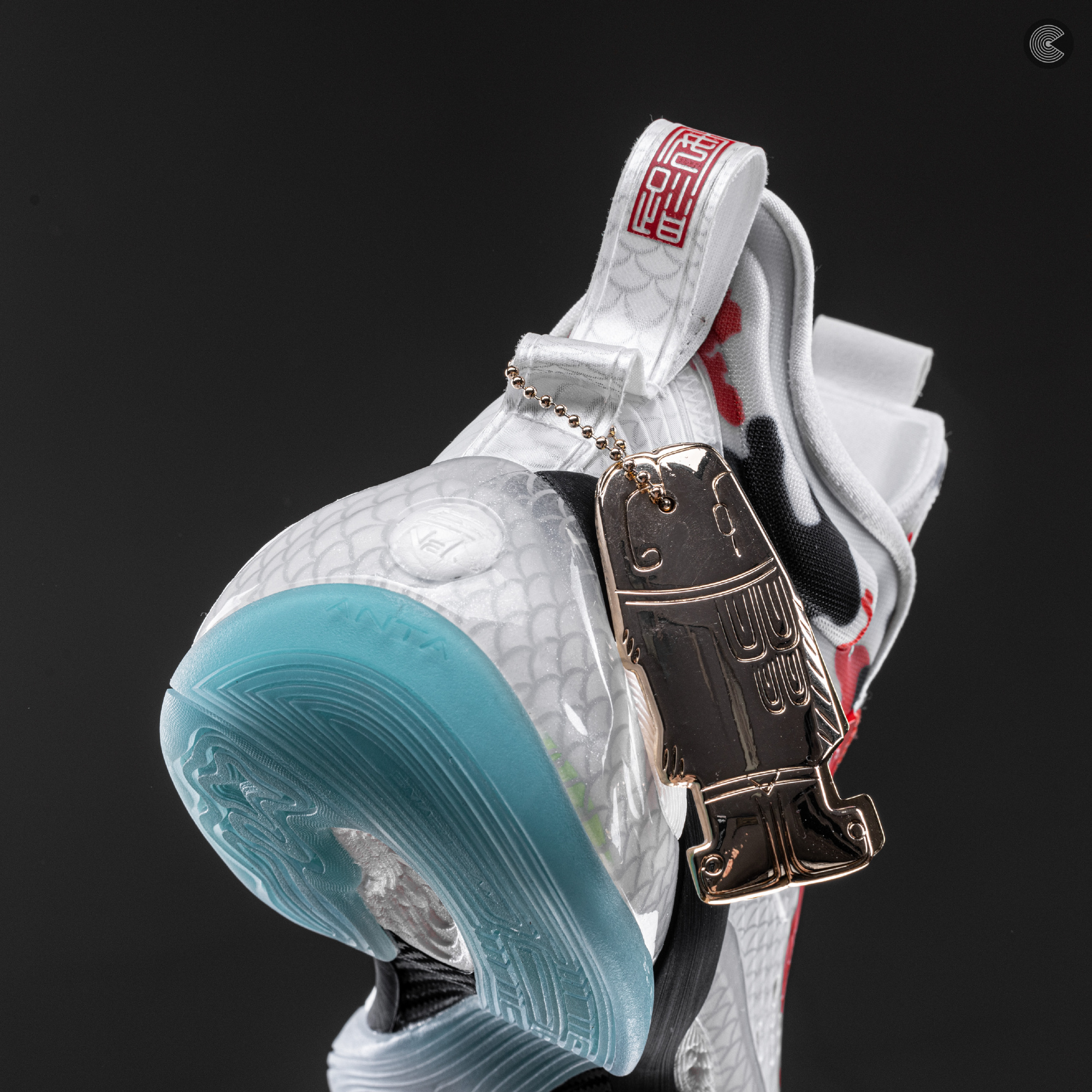 安踏最新签名球鞋,安踏轻狂男篮球鞋