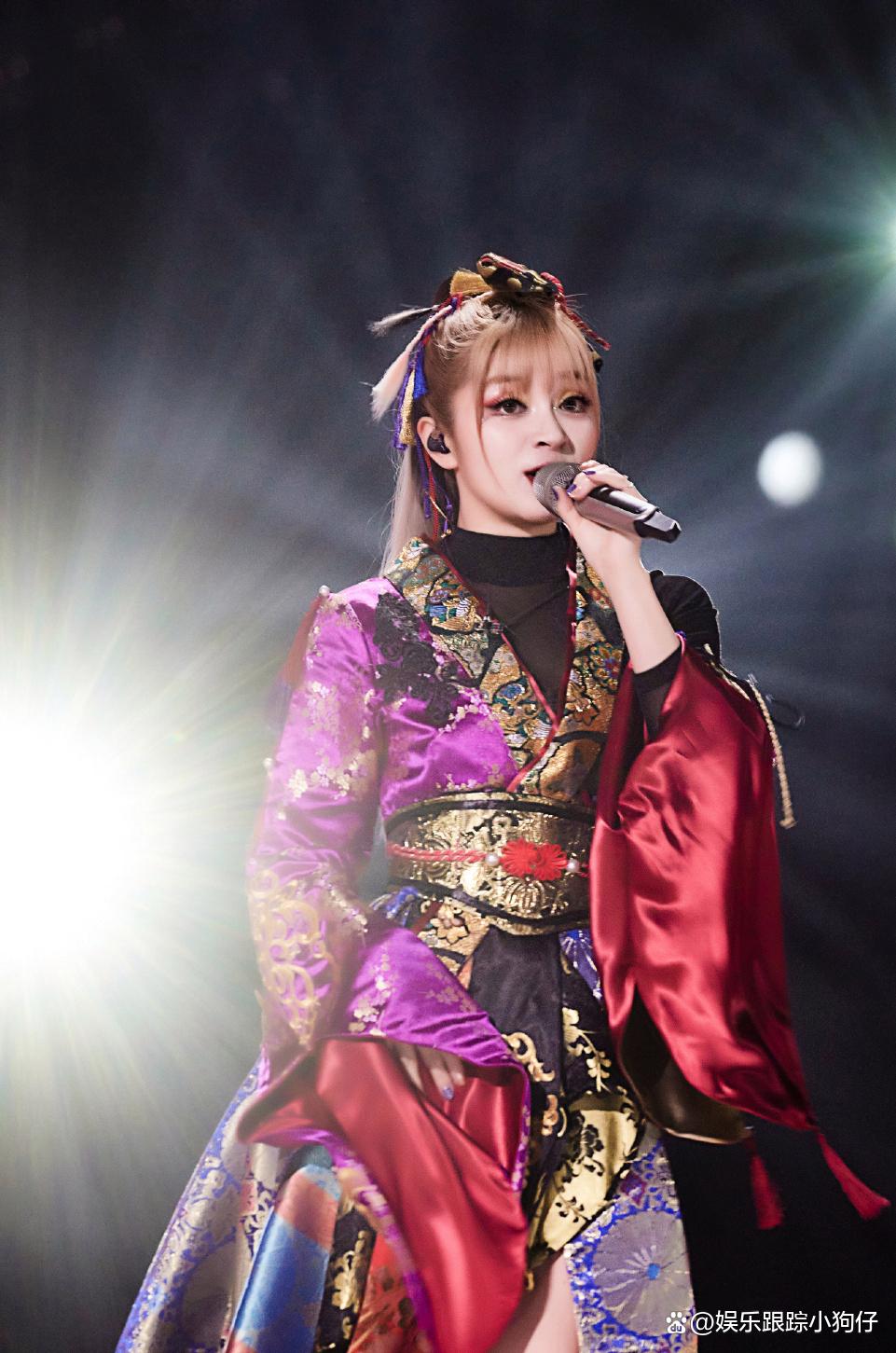 浪姐4：《极乐净土》原唱一开嗓惊艳到我，肖战粉丝表现让人失望