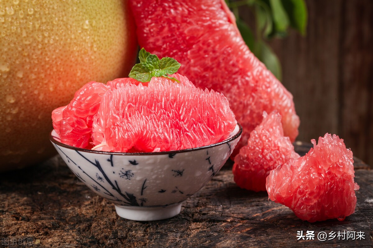 什么品种的柚子皮薄又大又甜,适合院子里种的柚子优良品种