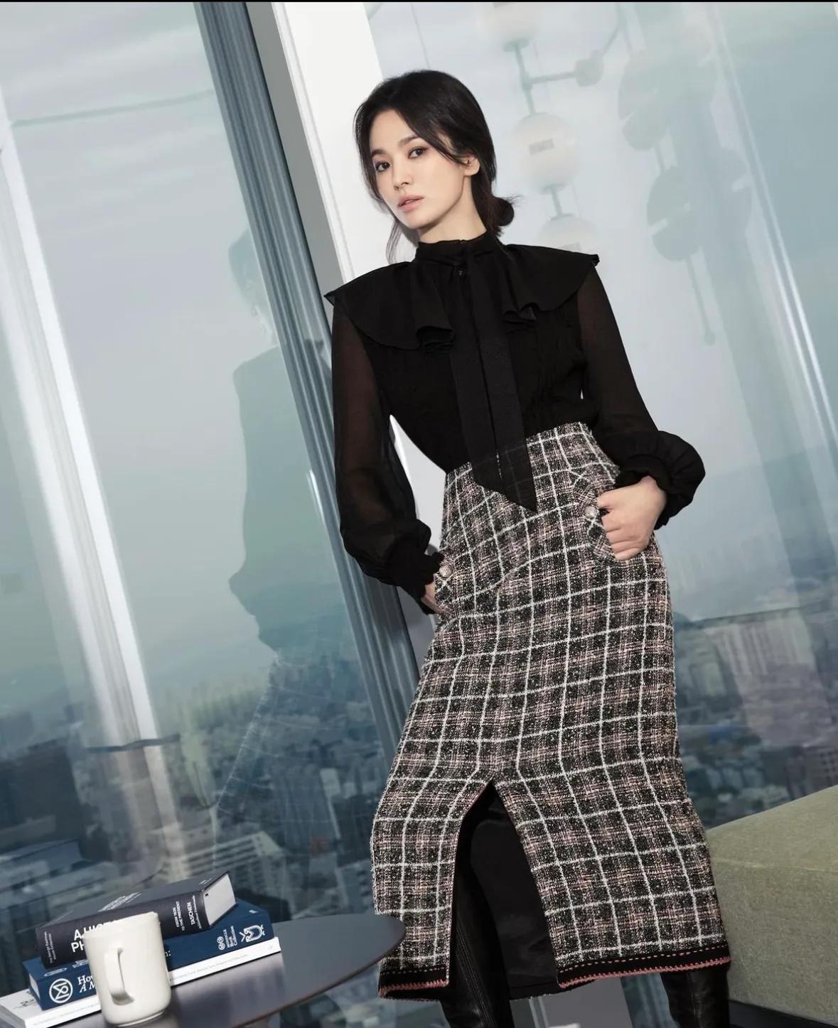 宋慧乔短发走秀穿搭,宋慧乔秋冬通勤风穿搭