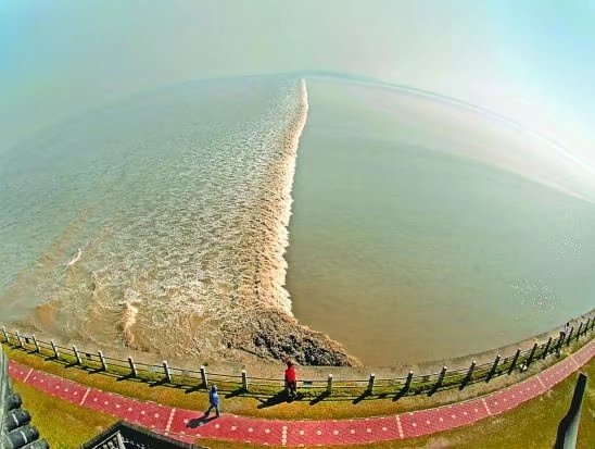 钱塘江潮汛故事,钱塘江神秘事件真实原因